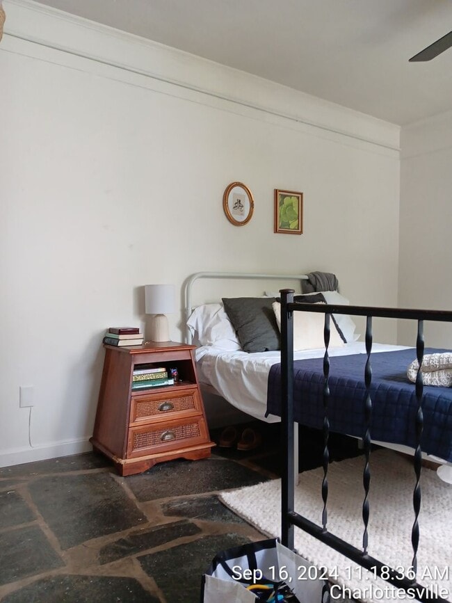Building Photo - 2027-2028 Heart of the UVA Area 5 Bdrm / 2 Bath PARKING INCLUDED