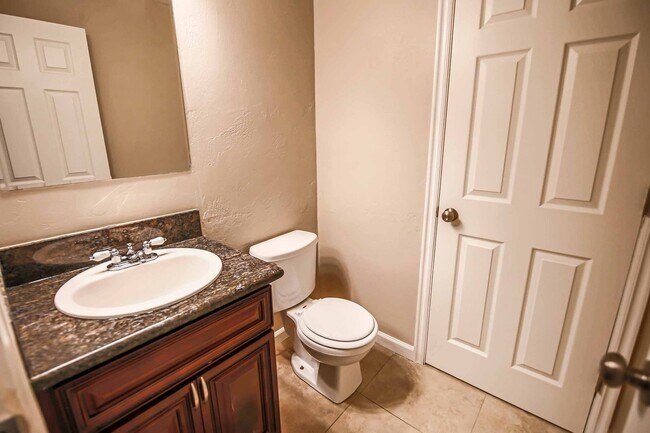 Building Photo - IMMACULATE 5 BEDROOM HOME!
