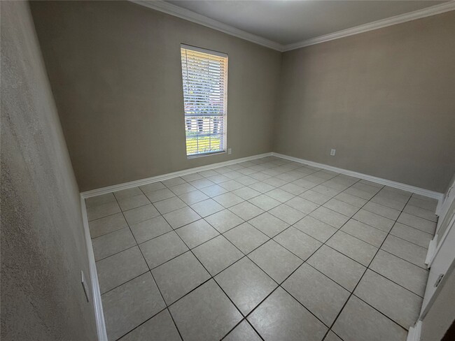 Building Photo - 9227 Vanwood St