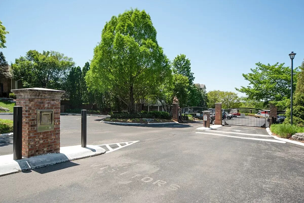 Gated Parking - 2025 Woodmont Blvd