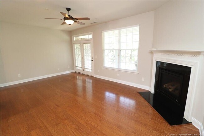 Building Photo - 218 Longchamp Ln