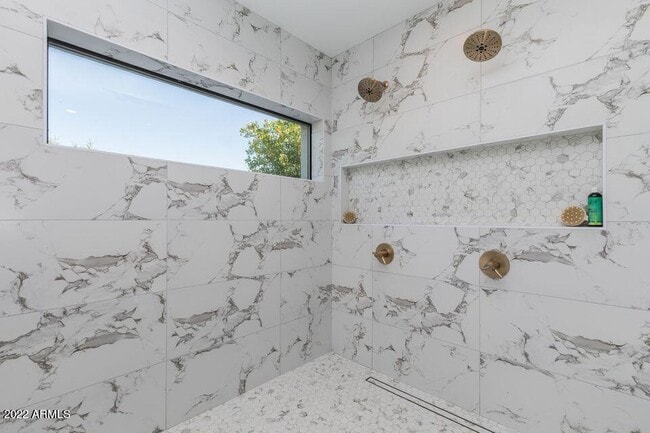 Building Photo - 22012 N 84th Pl