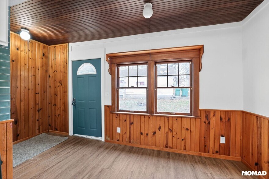 Building Photo - 329 S 2nd St