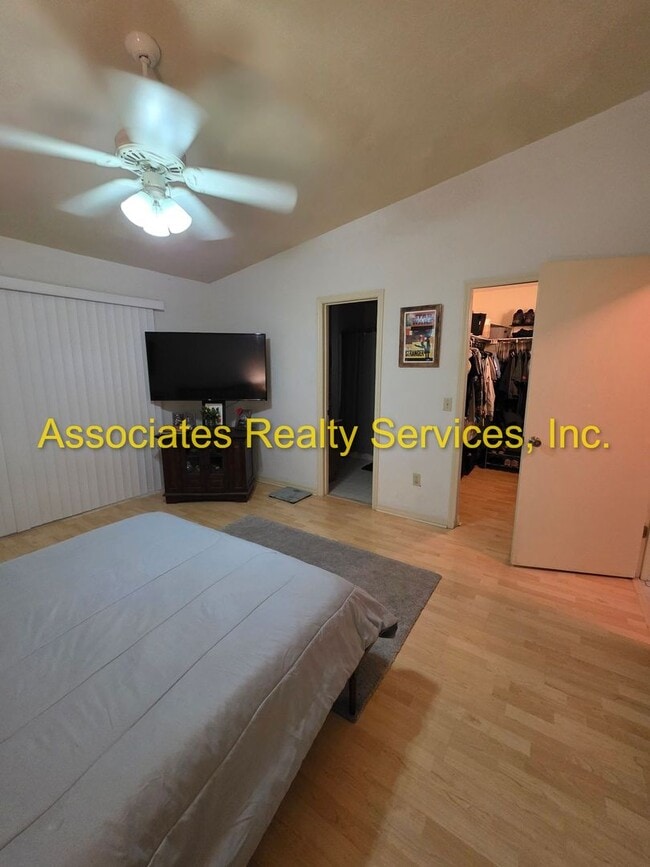 Building Photo - Mill Pond accross from G'ville Health and Fitness