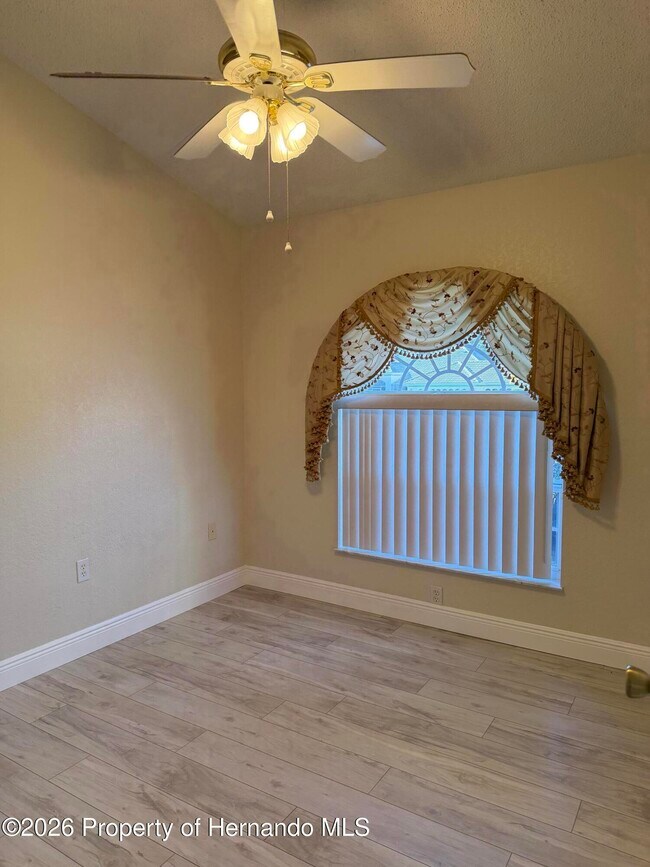 Building Photo - 9448 Tooke Shore Dr