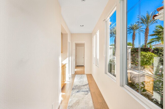 Building Photo - 701 Indian Ridge Dr