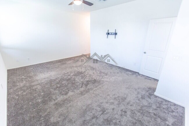 Building Photo - 15427 W Windward Ave