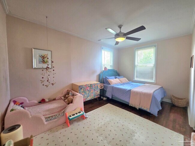 Building Photo - 1010 E Maxwell St