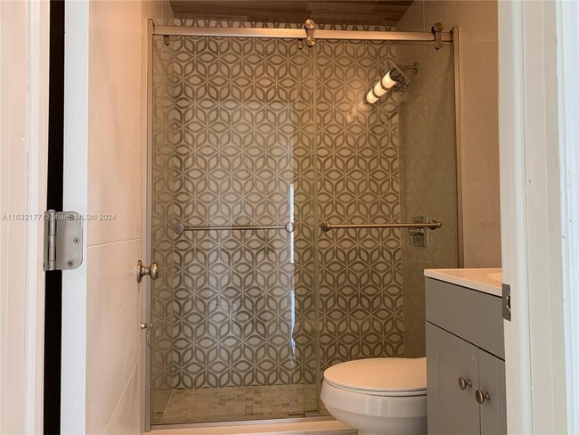 Building Photo - 1141 W 7th St