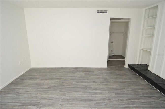 Building Photo - 5004 Castile Pl