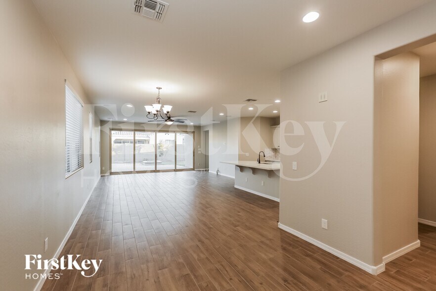 Building Photo - 19748 W Devonshire Ave