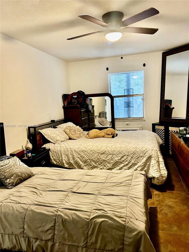 Building Photo - 2918 Funston St