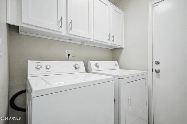 Building Photo - 7733 W Pershing Ave