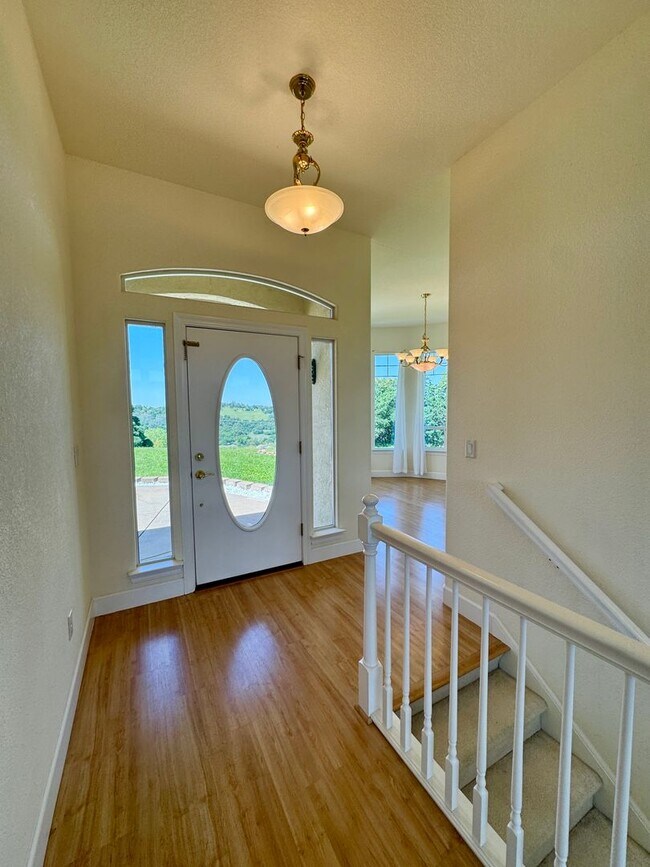 Building Photo - 6255 Peacock Way