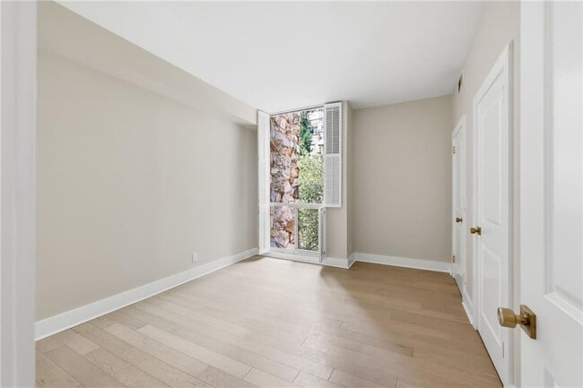Building Photo - 2632 Peachtree Rd NW