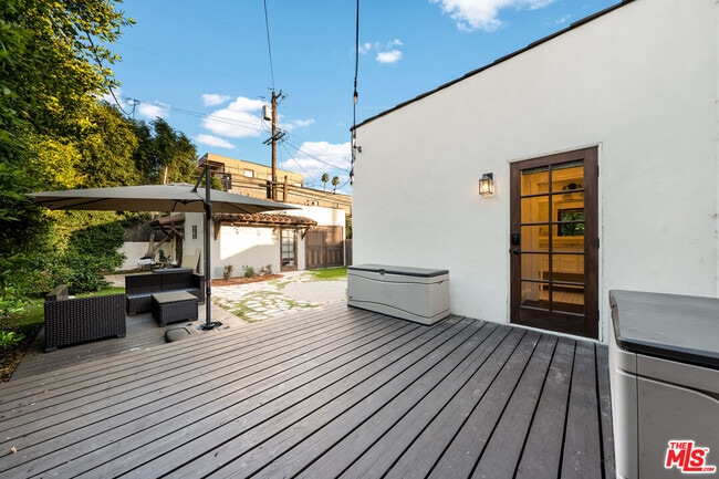 Building Photo - 2624 S Palm Grove Ave