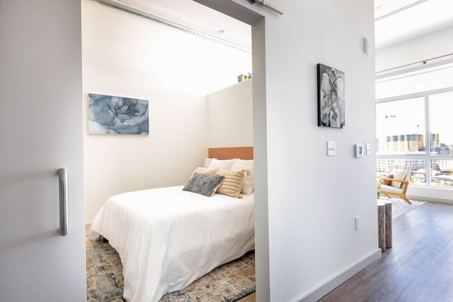 Building Photo - 516 Lea Ave