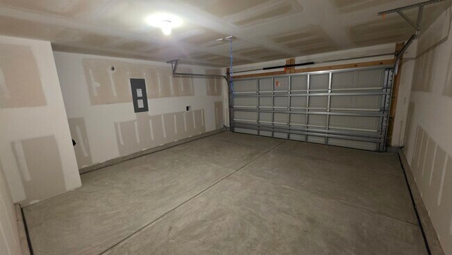 Building Photo - 137 Indigo Pl