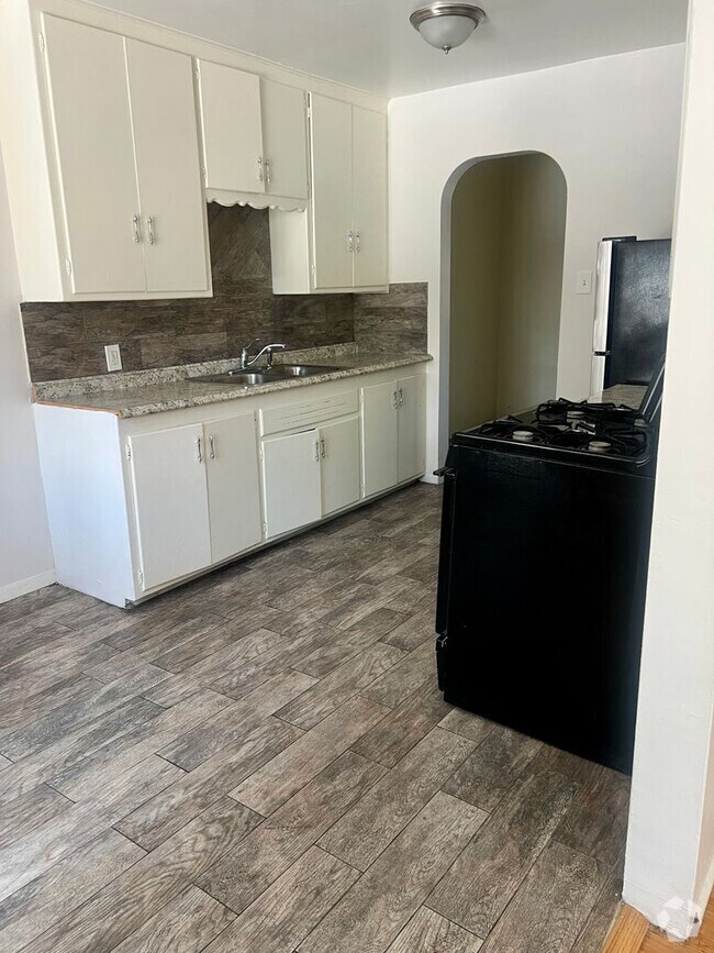 Building Photo - Unit 1406 1/2