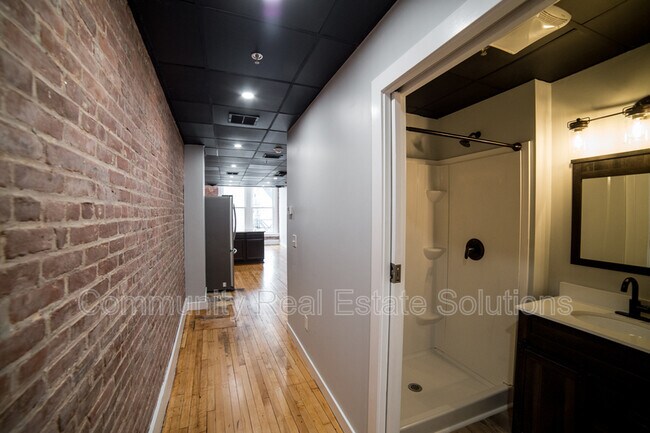 Building Photo - 22 State St