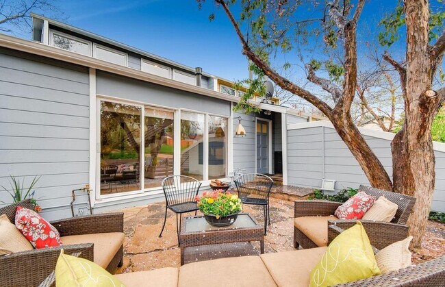 Building Photo - 2702 6th St