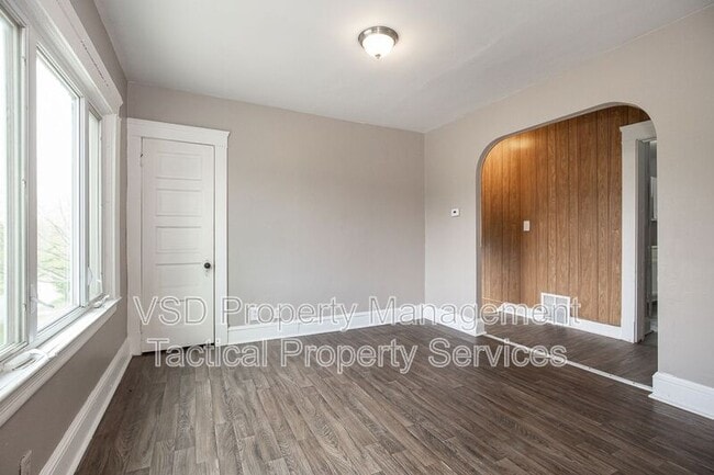Building Photo - 3408 E 140th St