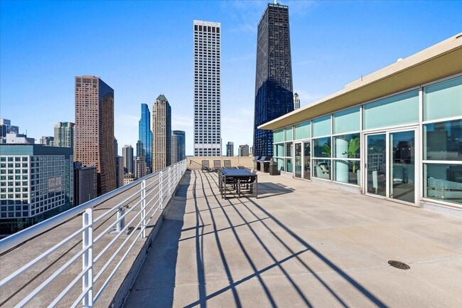 Building Photo - 250 E Pearson St