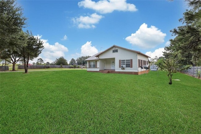 Building Photo - 35839 Skyview Rd