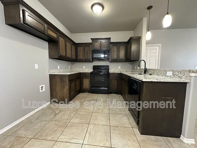 Building Photo - 1316 Garden Gate Dr
