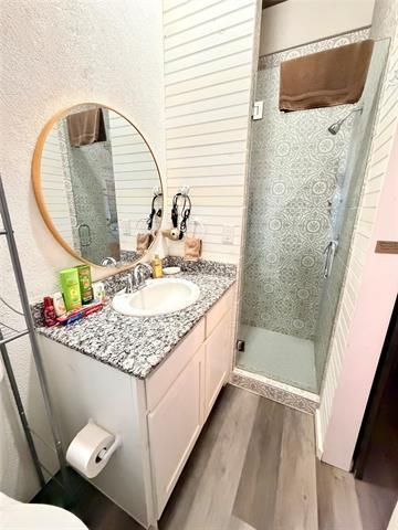 Building Photo - 925 Honeysuckle Ln