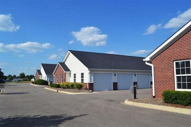 Building Photo - 856 W Summerfield Gln Cir