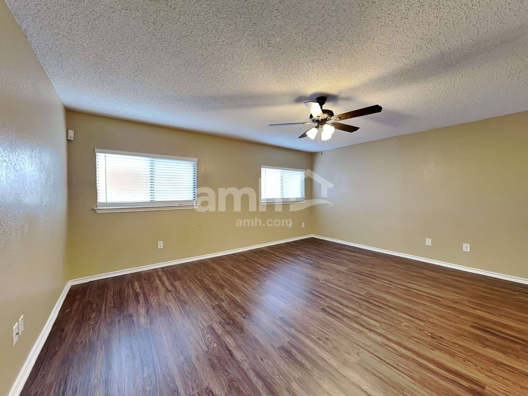 Building Photo - 1312 Greenleaf Ct