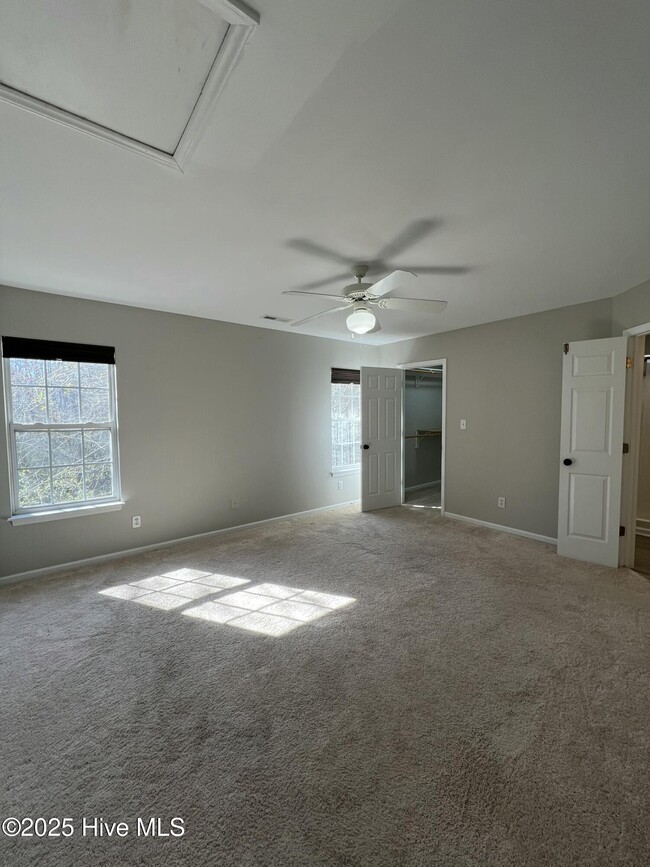 Building Photo - 4240 Williamsbrook Ln