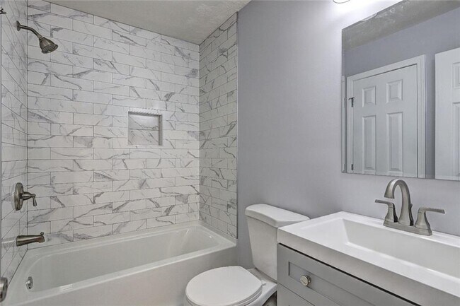Building Photo - 469 Dogwood Dr NW