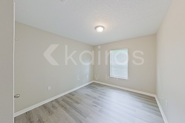 Building Photo - 21 Philmont Ln
