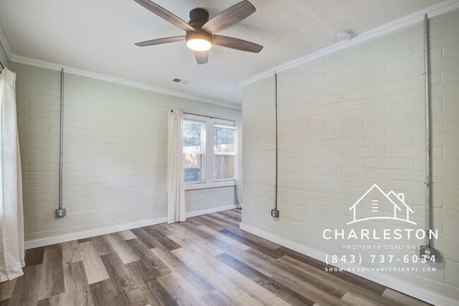 Building Photo - 118 Klein St