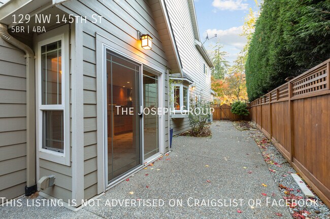 Building Photo - Beautiful 5 bed 3.5 bath in Seattle's Broa...