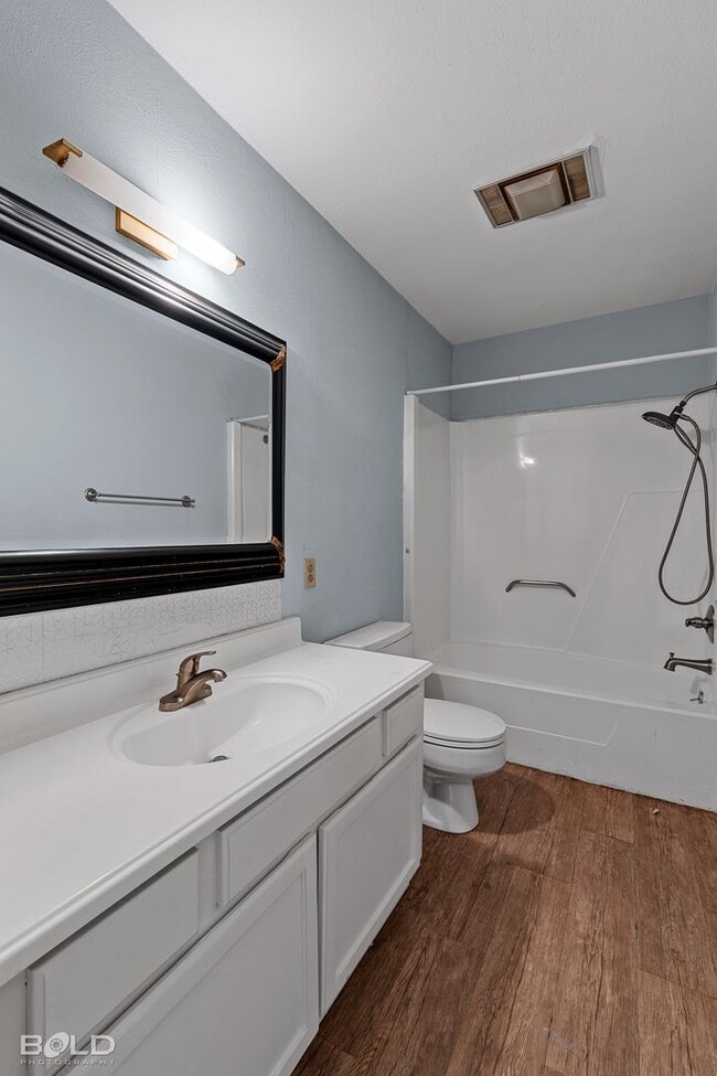 Building Photo - 421 Stratmore Dr