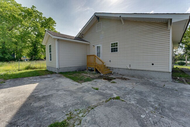 Building Photo - 3214 Curtis St
