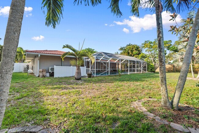Building Photo - 184 NE Caprona Ave