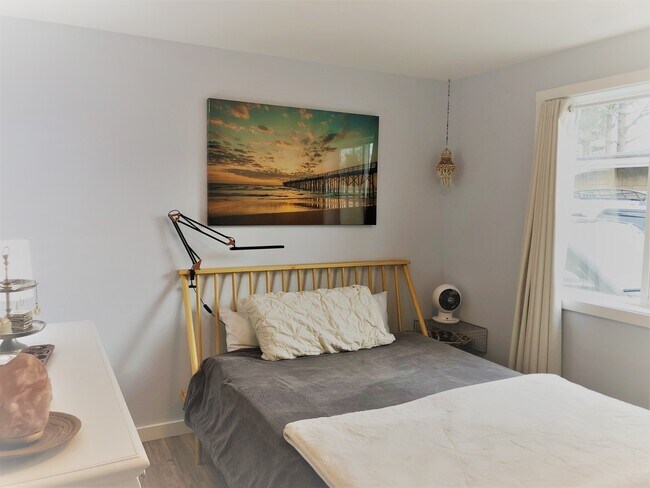 Bedroom - 910 Pacific Ave N