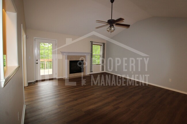 Building Photo - 175 Mesquite Dr
