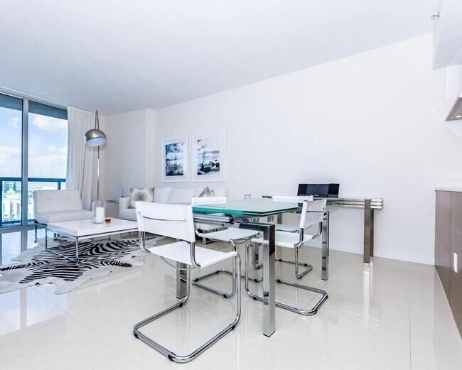 Building Photo - 485 Brickell Ave