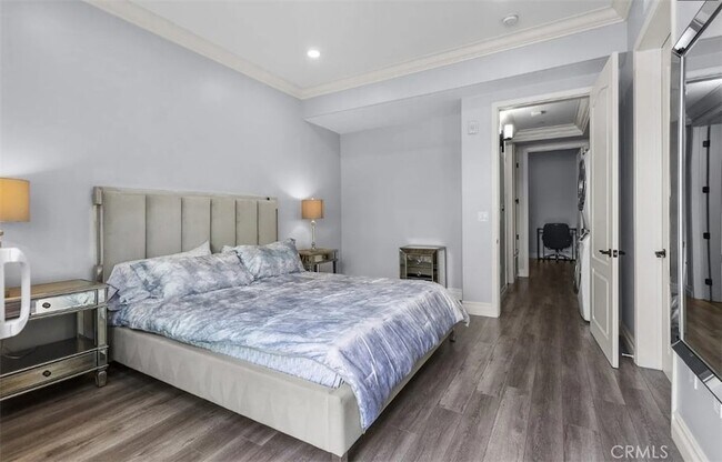 Building Photo - 201 N Reese Pl