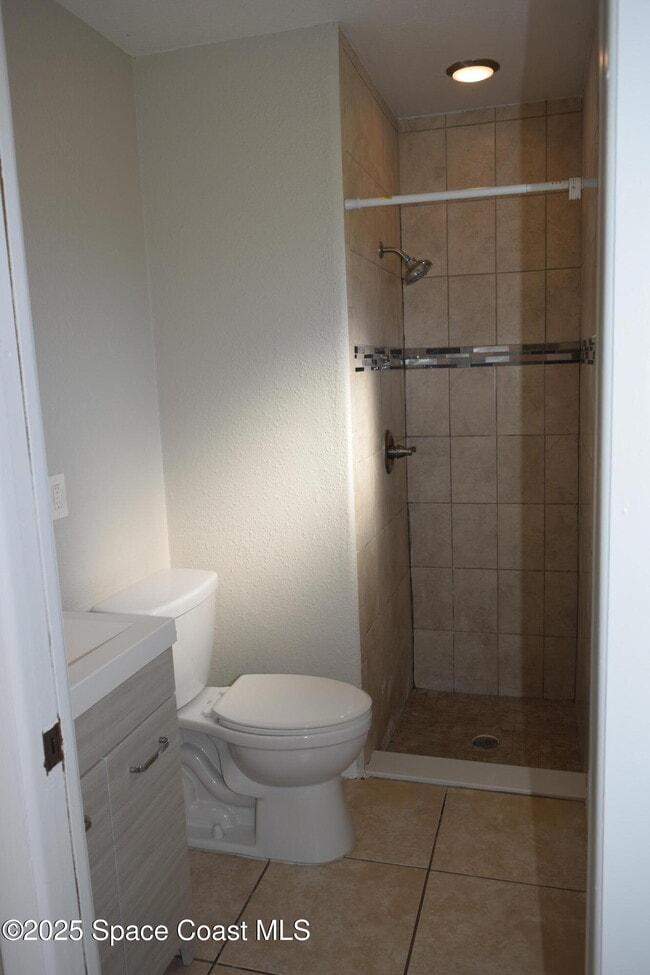 Building Photo - 1657 Norwood St NE