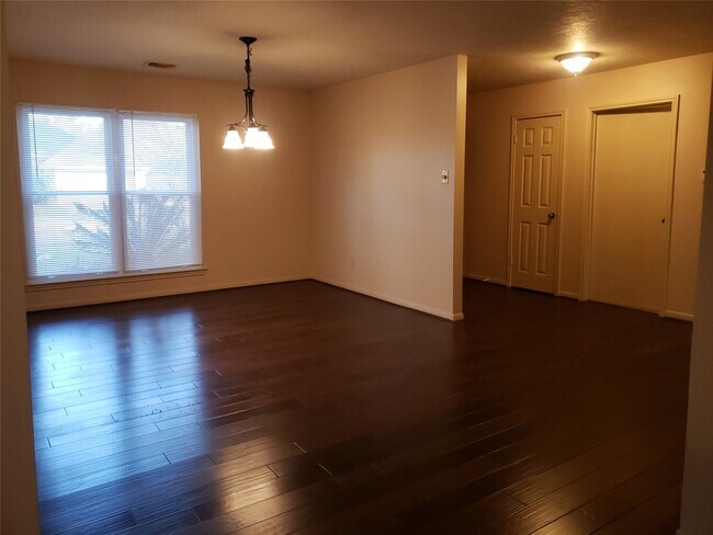 Building Photo - 7223 Yardley Dr