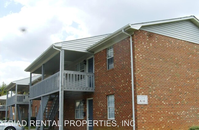 Primary Photo - 154-158 Dublin Square Rd