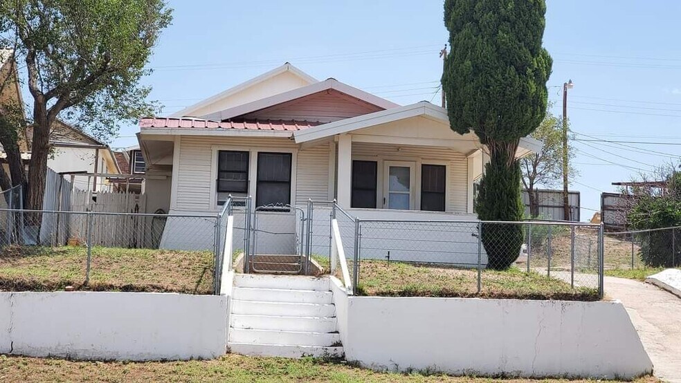 Building Photo - 1001 S Main St