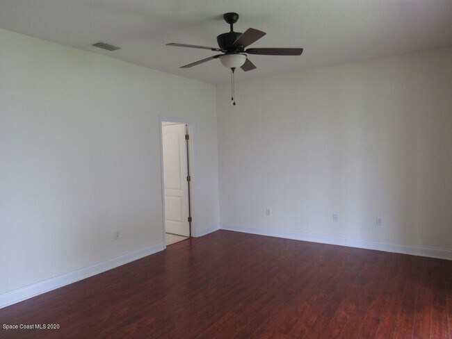 Building Photo - 1741 Bridgeport Cir