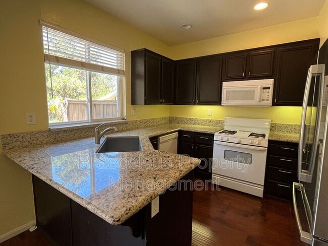 Building Photo - 2541 Garnet Peak Rd